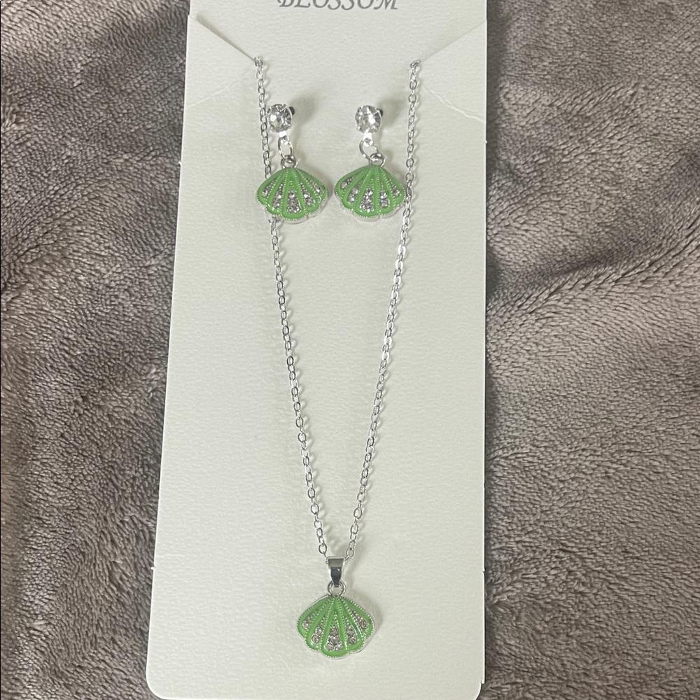 Green Silver Shell Jewelry Set necklace, earrings rhinestones enamel costume nwt